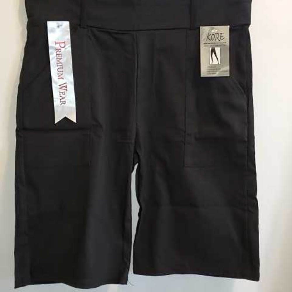 ✨️NWT Women's Black Stretch Shorts With Pockets XL
